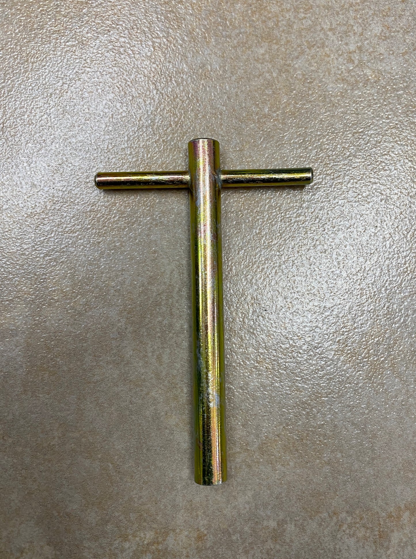 Llave triangular para contador de luz