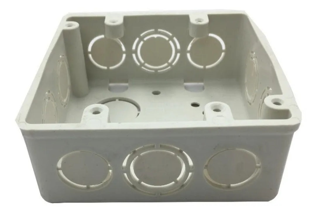 Caja plastica 2400 4x4